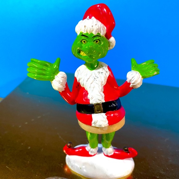 DR SEUSS THE GRINCH WHO STOLE CHRISTMAS UNIVERSAL STUDIOS FIGURE & SKATEBOARD - Picture 6 of 9